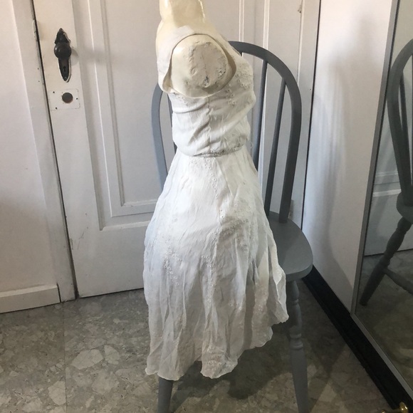 White summer dress - Picture 4 of 5